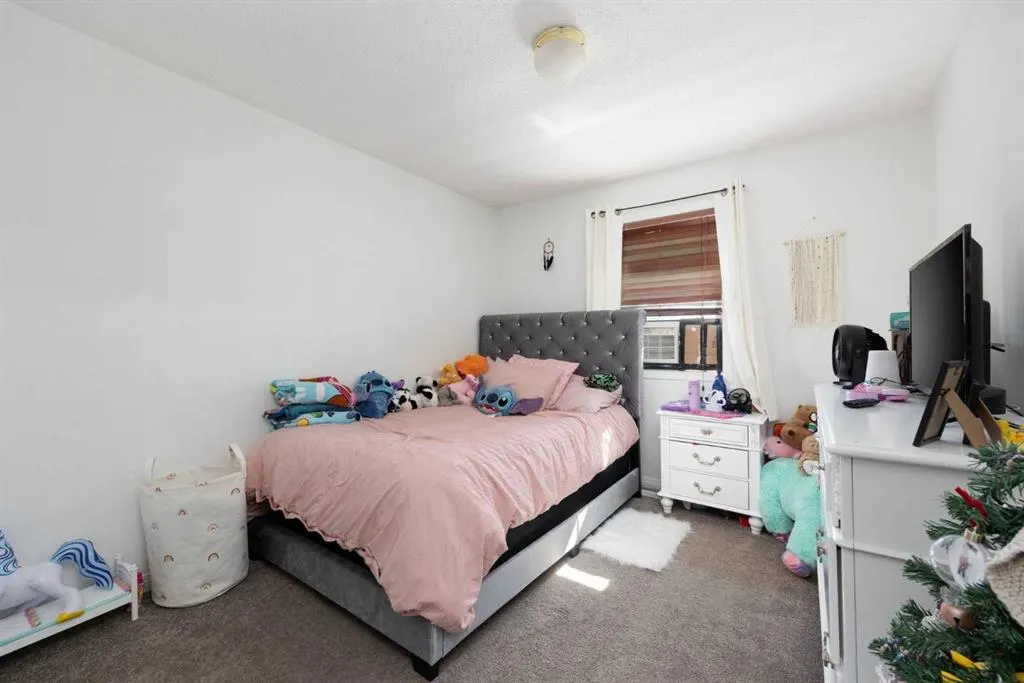 100 St. Laurent Way #70