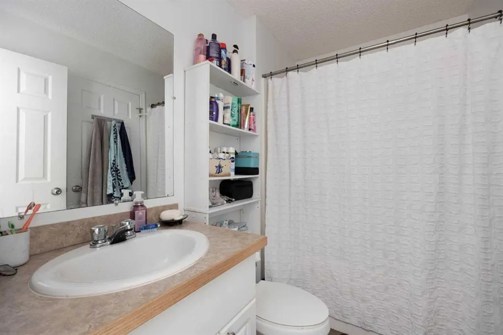 100 St. Laurent Way #70