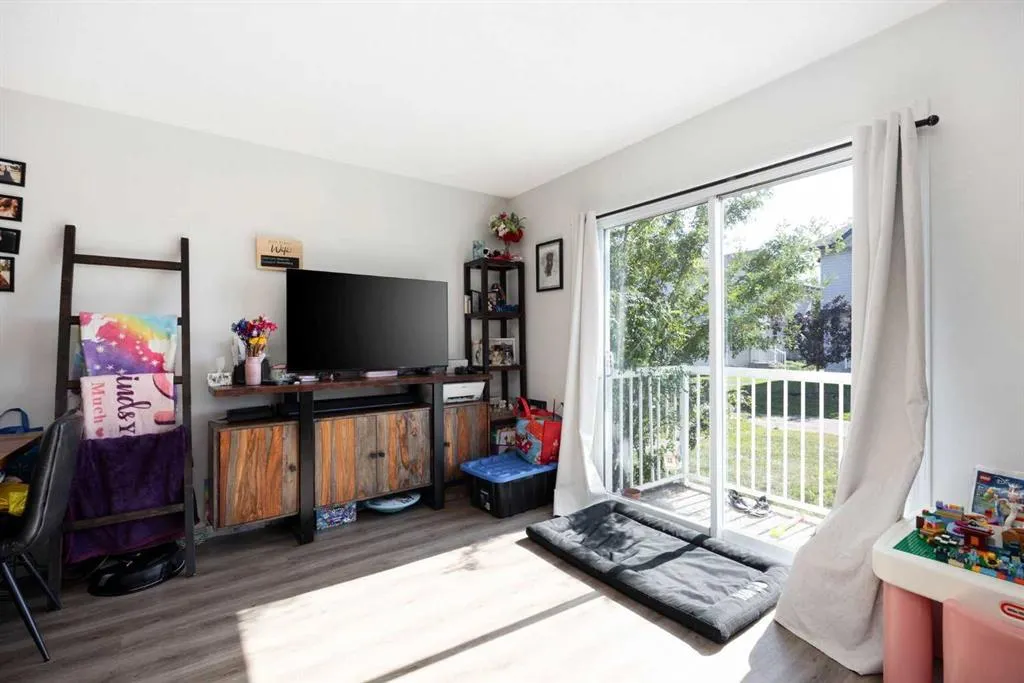 100 St. Laurent Way #70