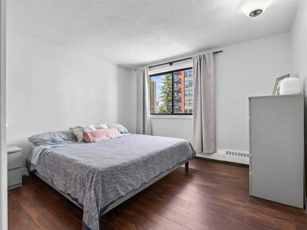 537 14 Avenue SW #703