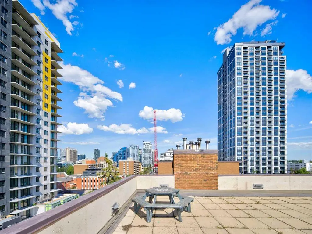 537 14 Avenue SW #703