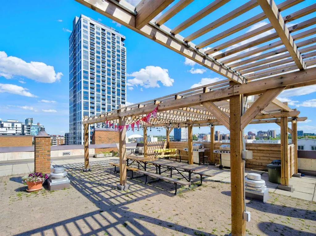 537 14 Avenue SW #703