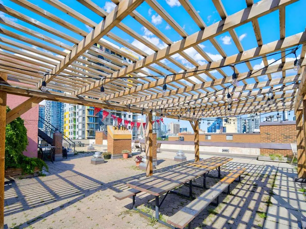 537 14 Avenue SW #703
