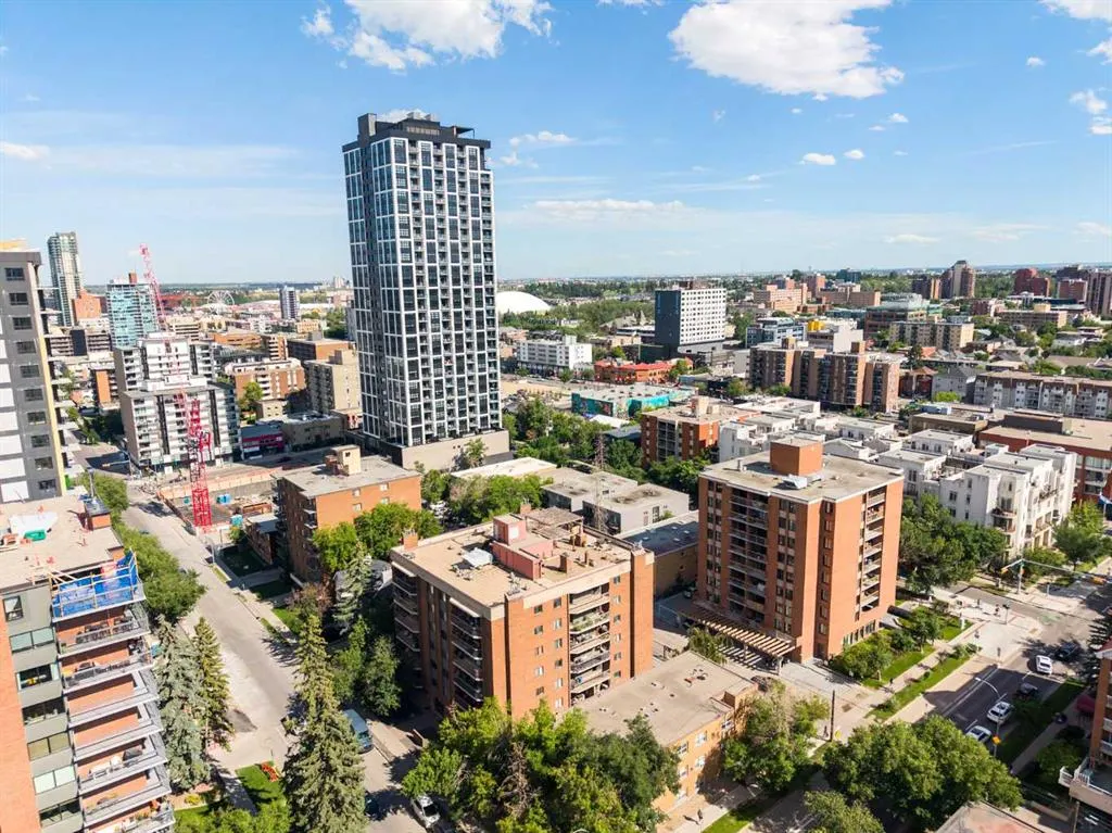 537 14 Avenue SW #703