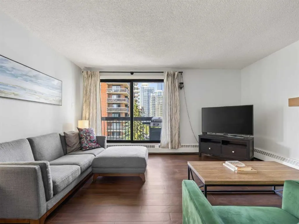 537 14 Avenue SW #703