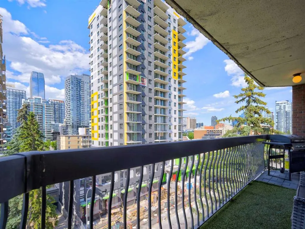 537 14 Avenue SW #703