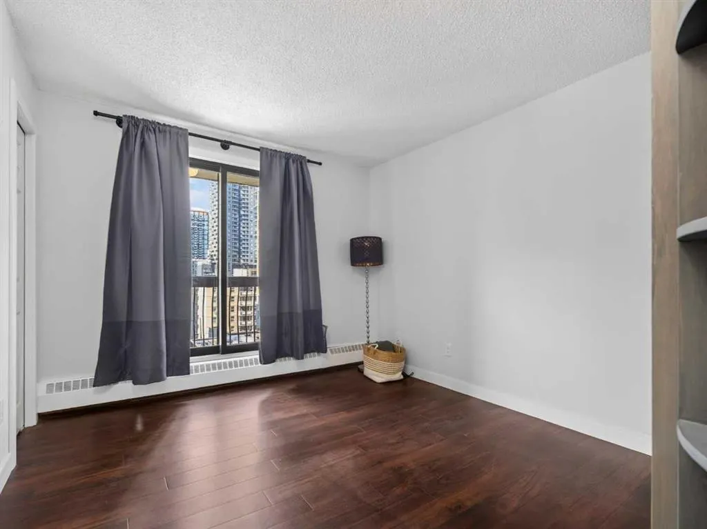 537 14 Avenue SW #703
