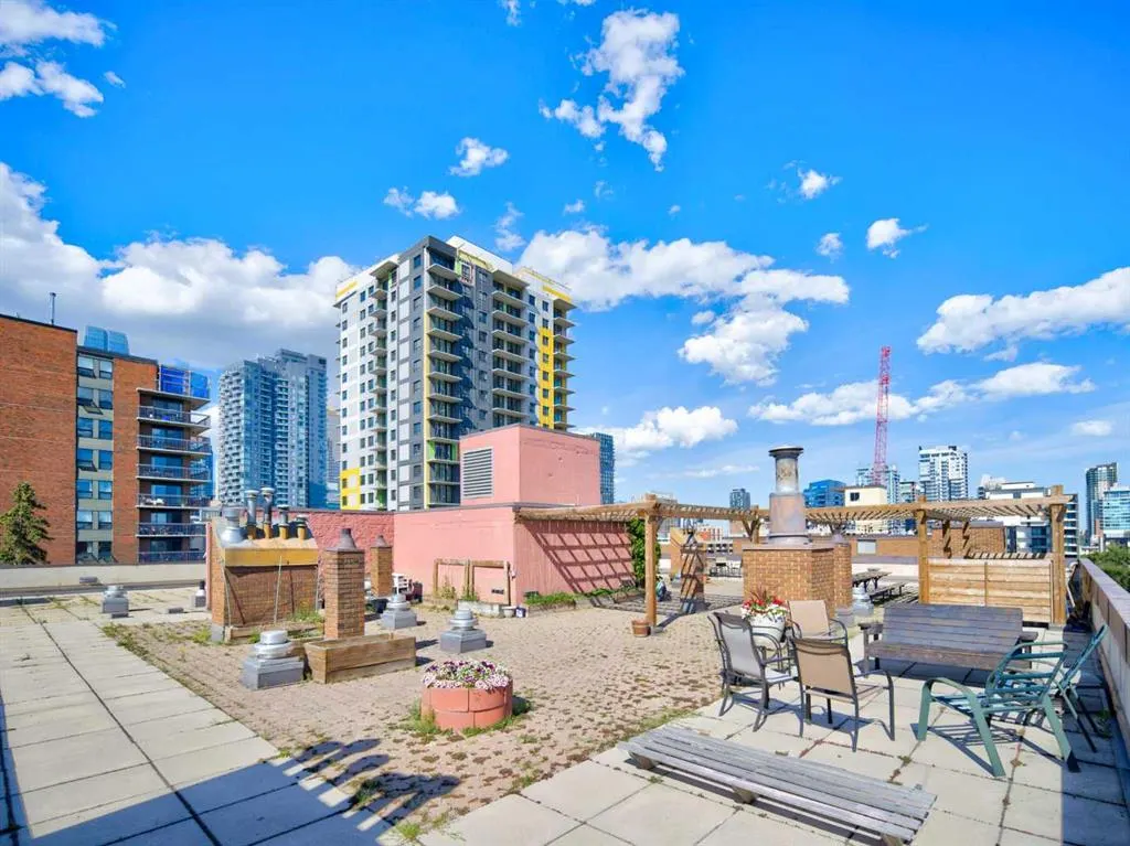 537 14 Avenue SW #703