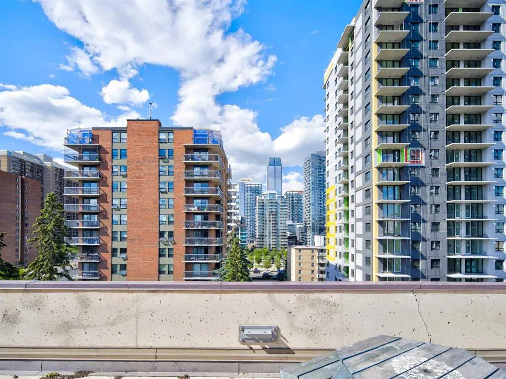 537 14 Avenue SW #703