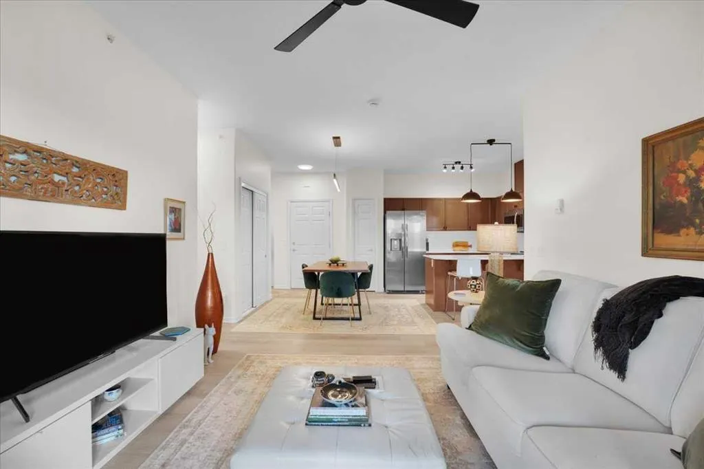 92 Crystal Shores Road #4410