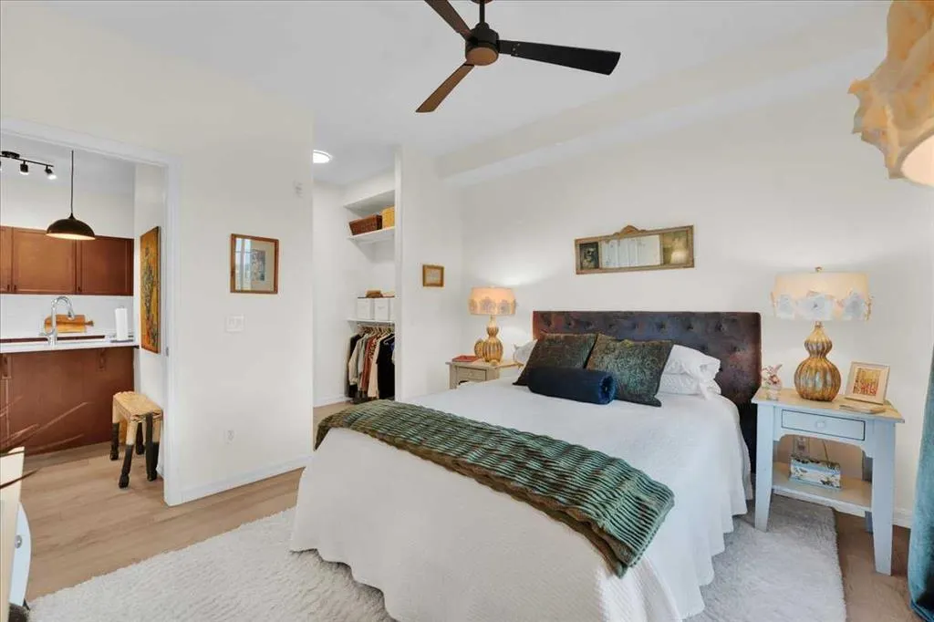 92 Crystal Shores Road #4410