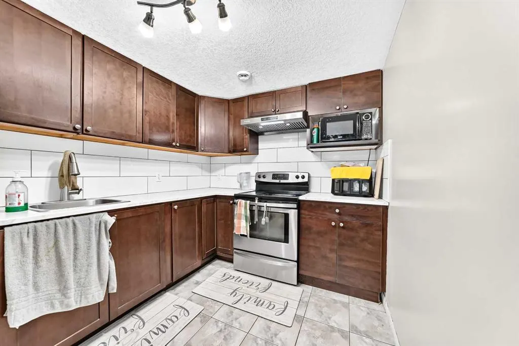 71 Martha's Meadow Close NE
