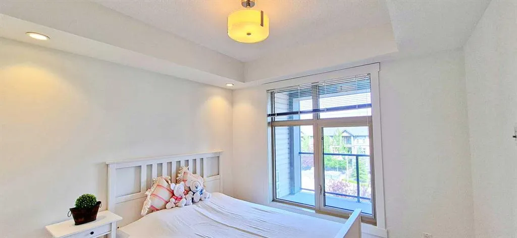 15 ASPENMONT Heights SW #206