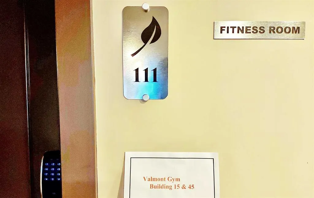15 ASPENMONT Heights SW #206