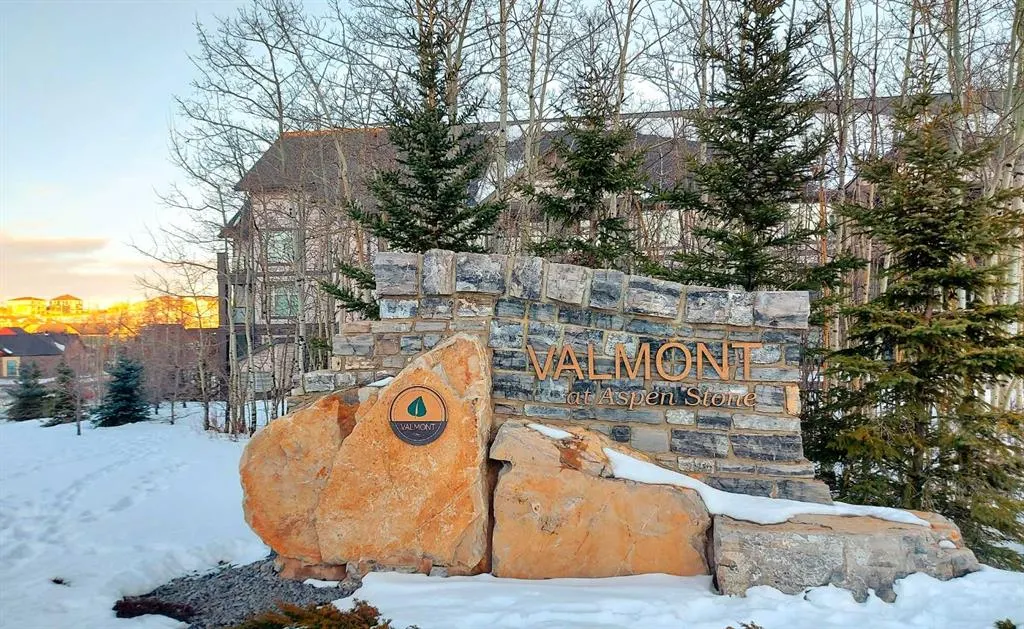 15 ASPENMONT Heights SW #206