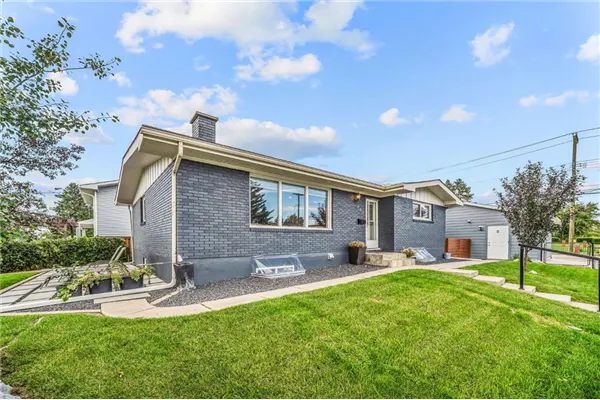 703 Millar Road NE