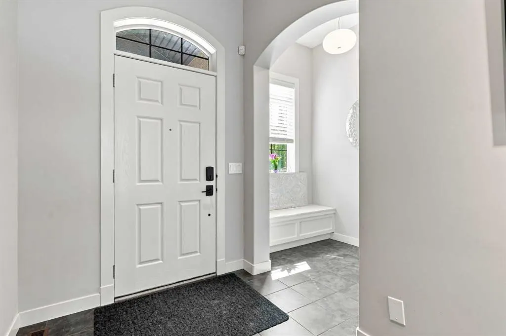 163 Cranarch Circle SE