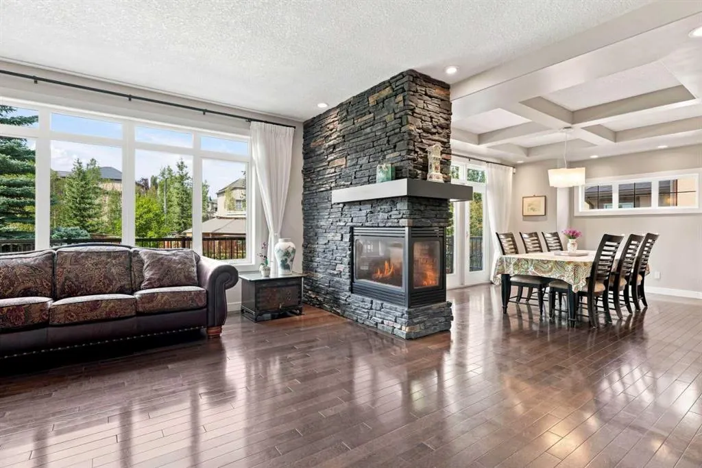 163 Cranarch Circle SE