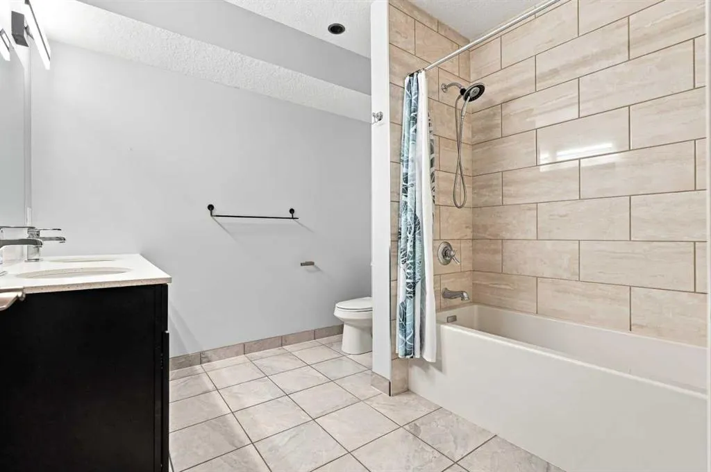 163 Cranarch Circle SE