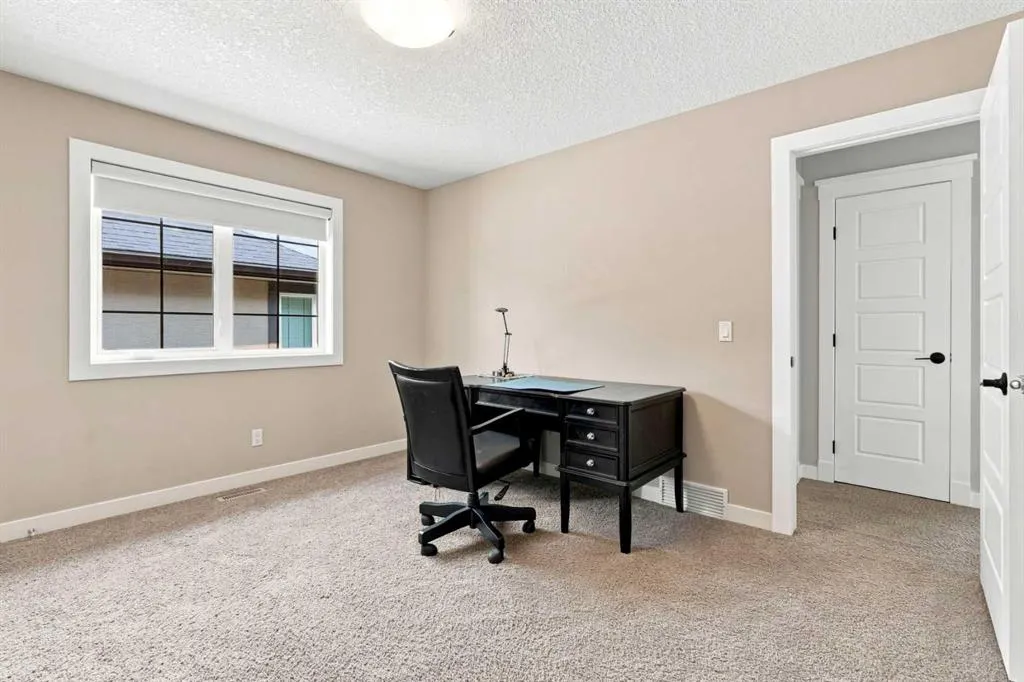 163 Cranarch Circle SE
