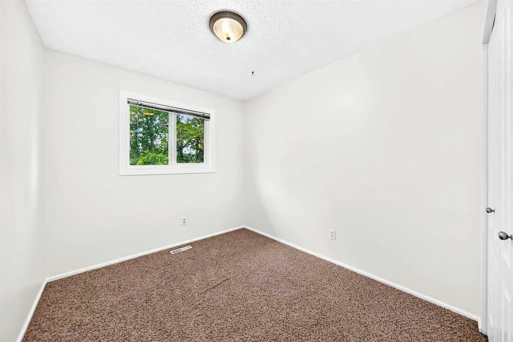 28 Woodland Drive