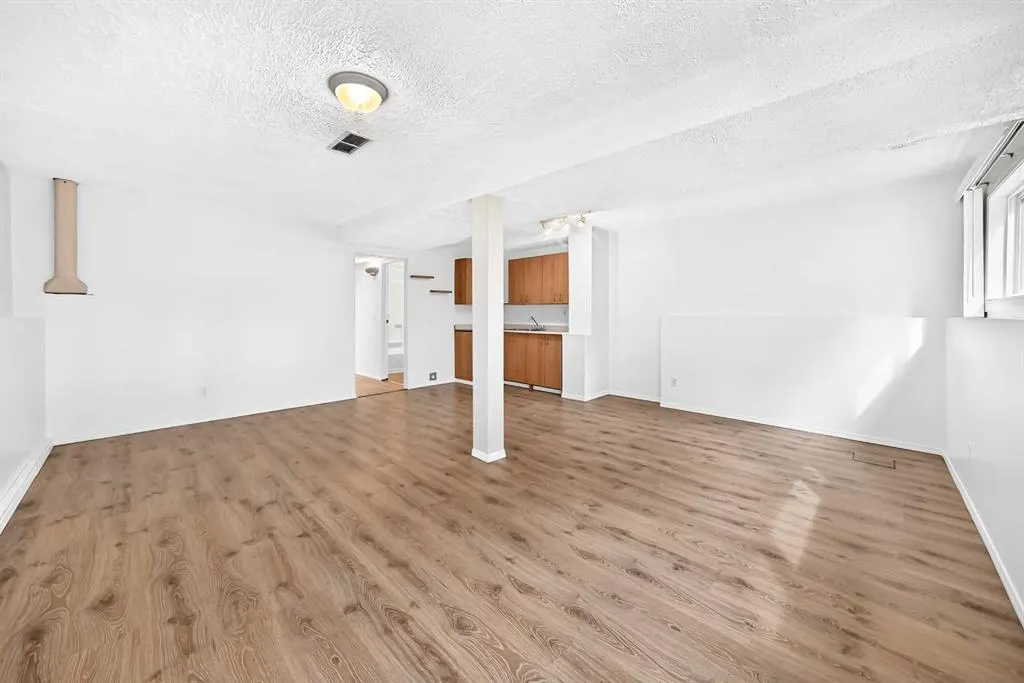 28 Woodland Drive
