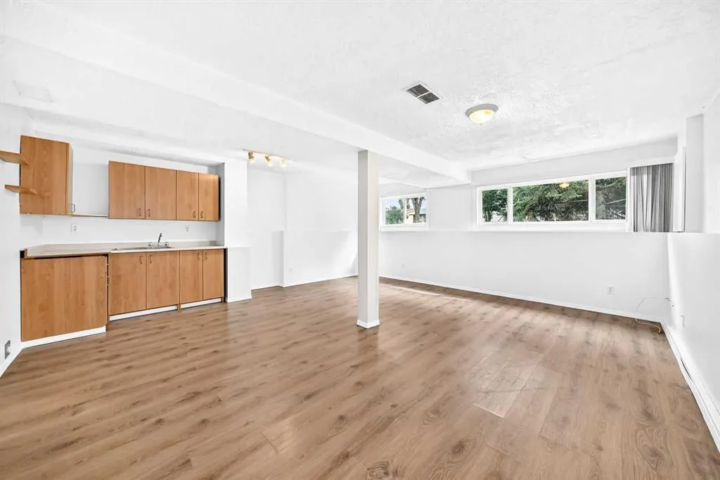 28 Woodland Drive