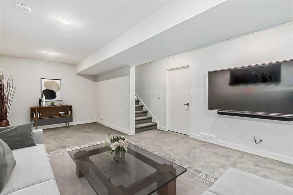 100 Walgrove Court SE #3302