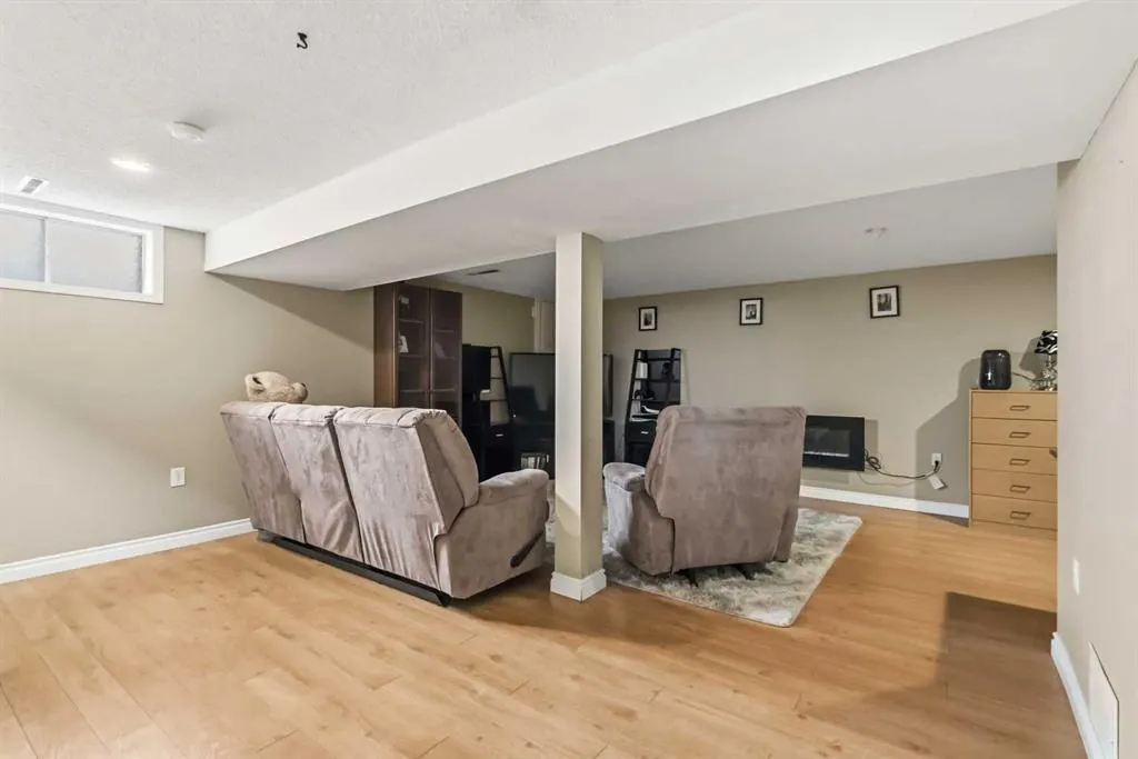 157 Rogers Crescent