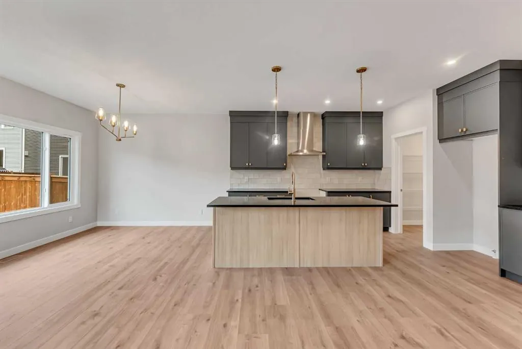 27 Creekside Rise SW