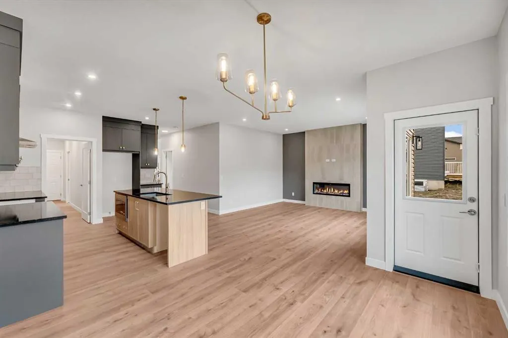 27 Creekside Rise SW