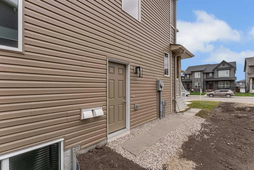 27 Creekside Rise SW