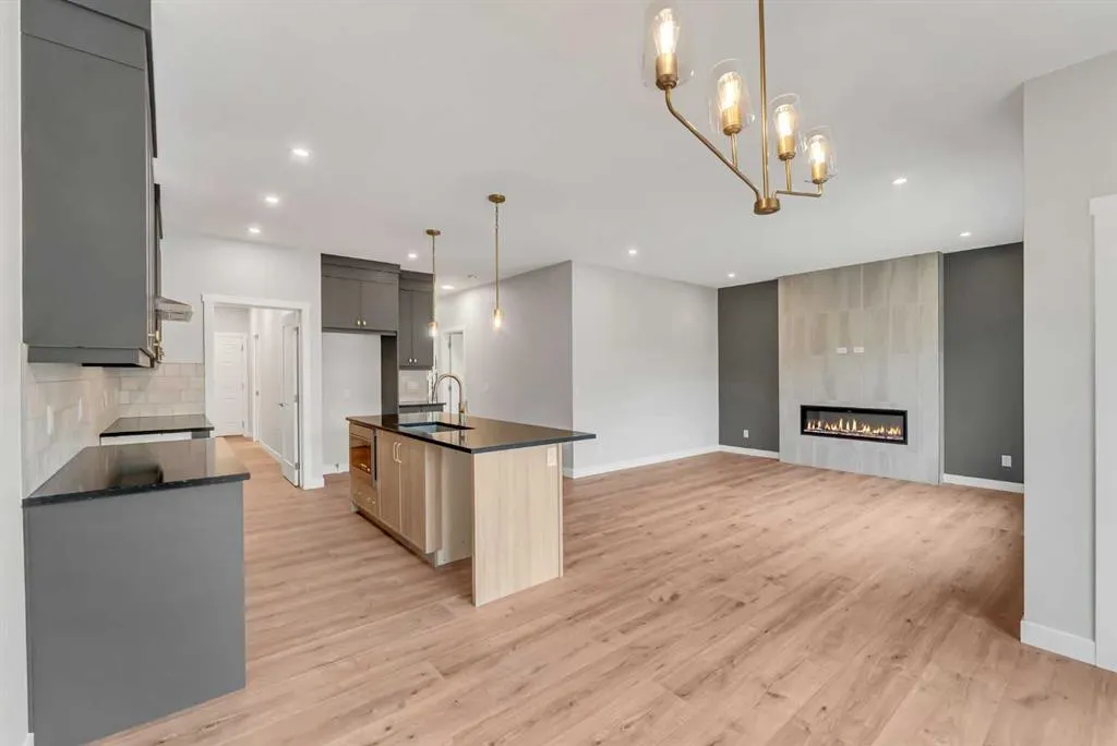 27 Creekside Rise SW