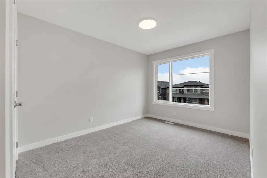 27 Creekside Rise SW