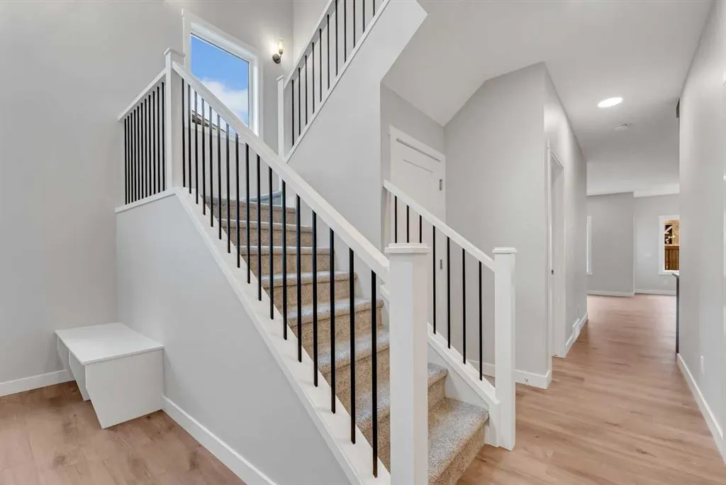 27 Creekside Rise SW