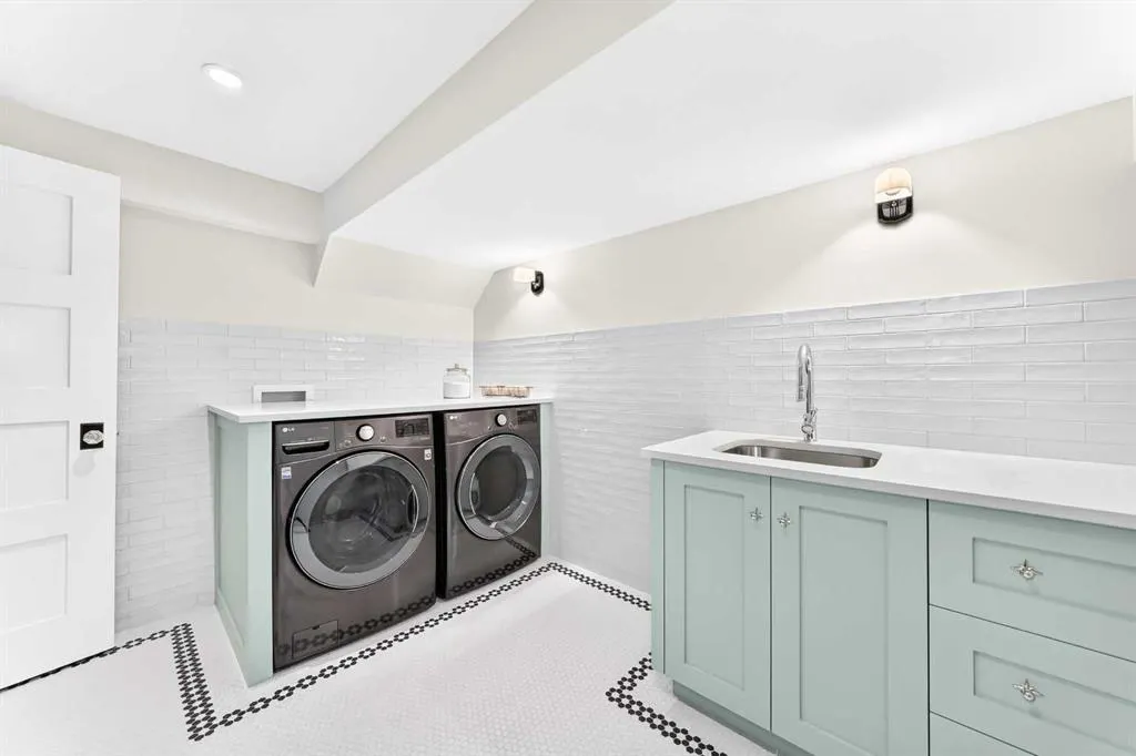 95 Lissington Drive SW