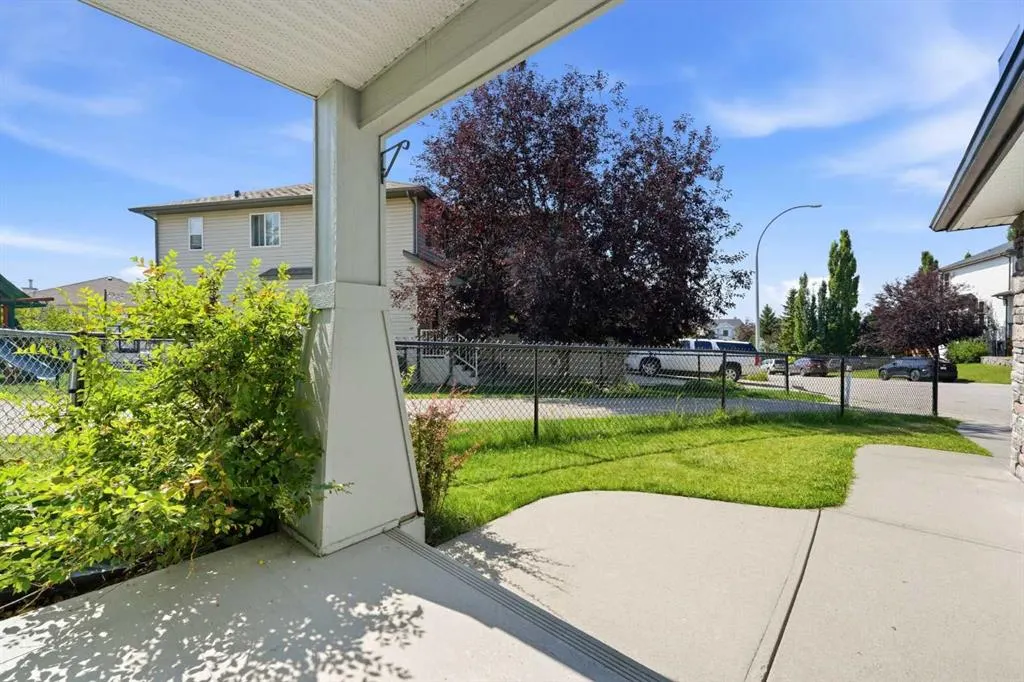 116 Rockyledge Crescent NW
