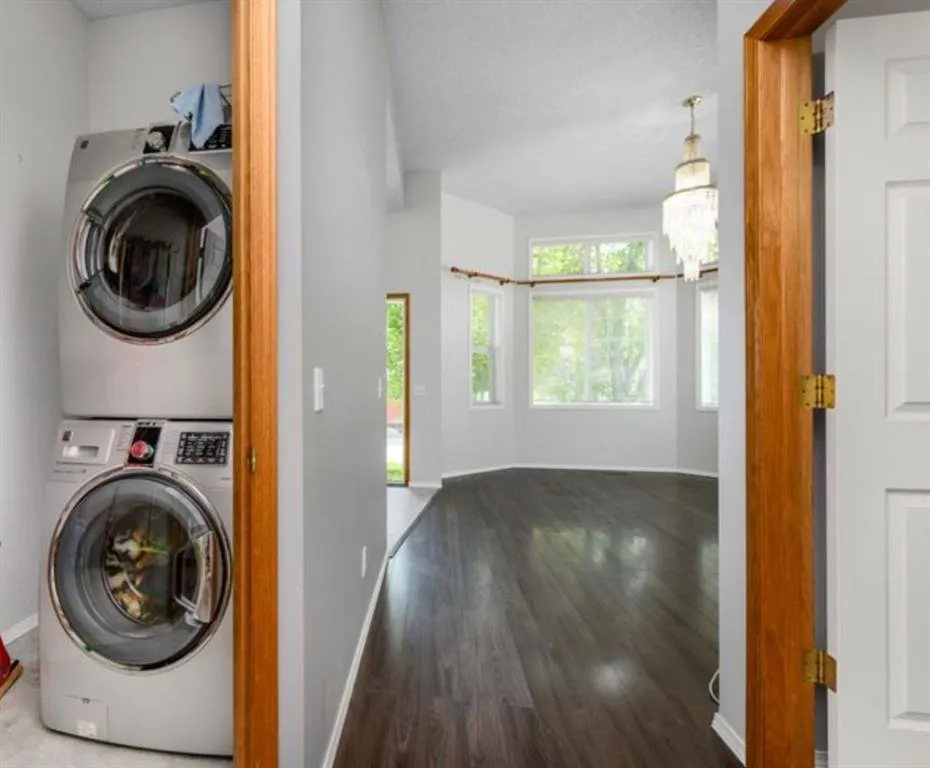 25 Prestwick Pond Terrace SE