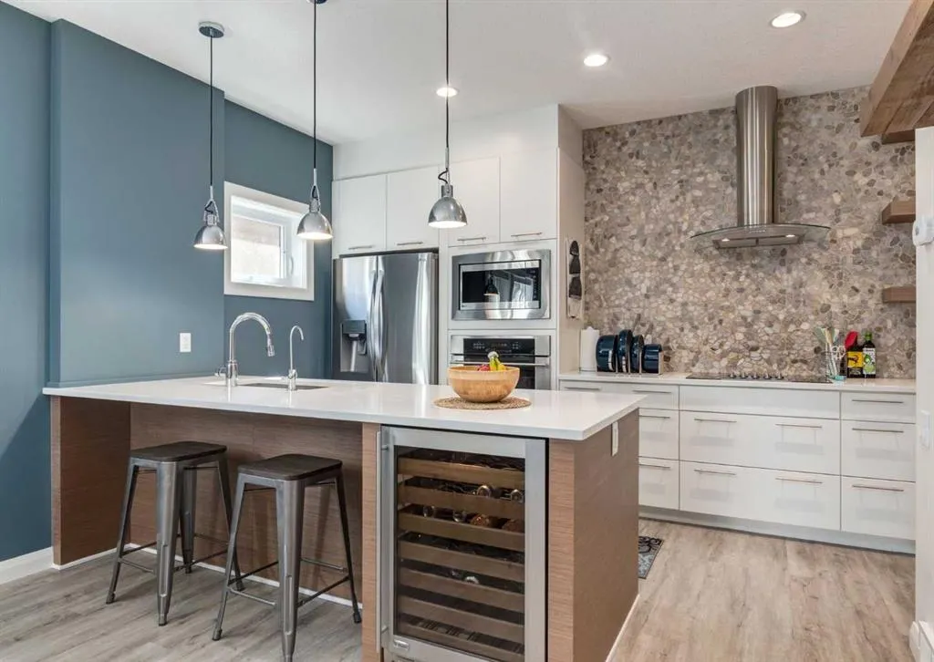 2427 2 Avenue NW #1