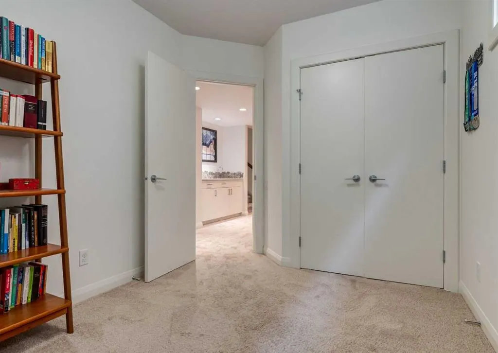 2427 2 Avenue NW #1