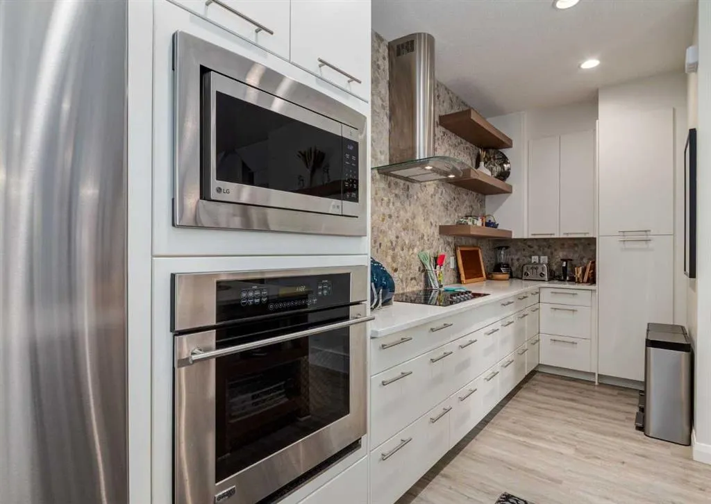 2427 2 Avenue NW #1