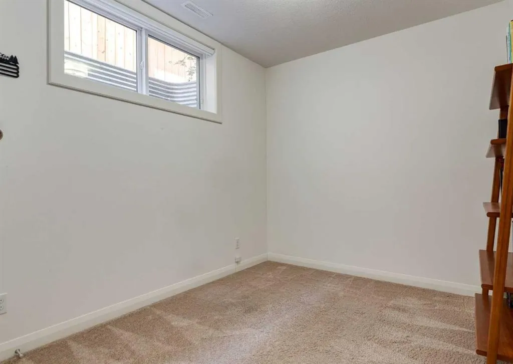 2427 2 Avenue NW #1