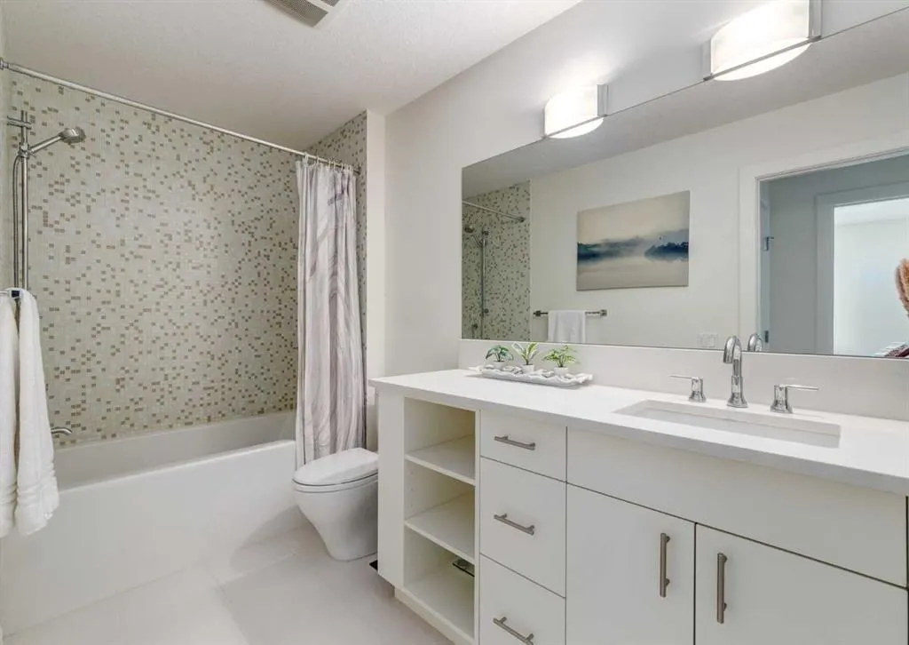 2427 2 Avenue NW #1