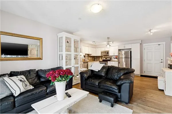 279 Copperpond Common SE