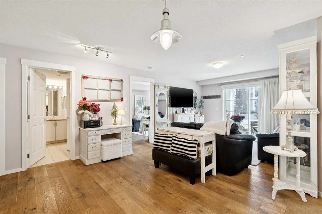 279 Copperpond Common SE #3110