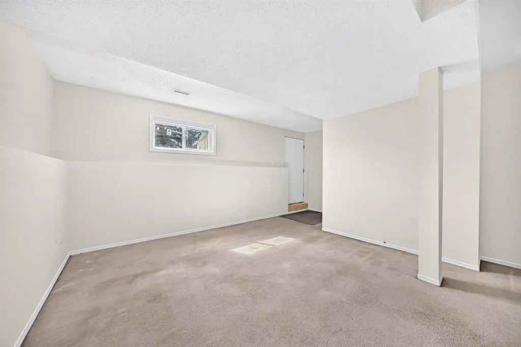 143 Applewood Drive SE