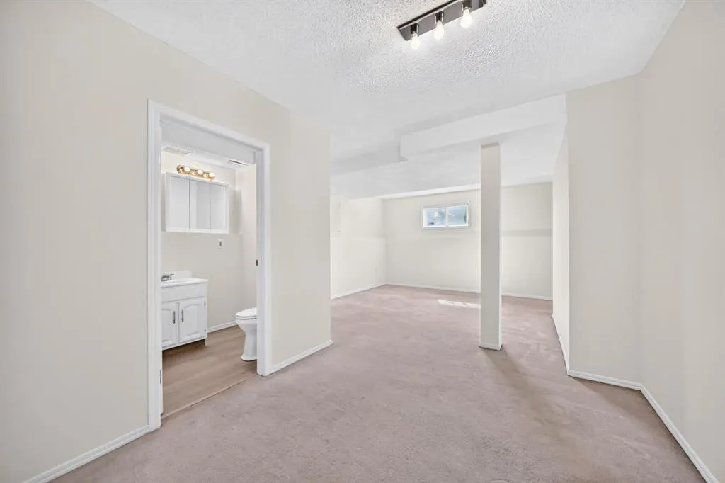 143 Applewood Drive SE