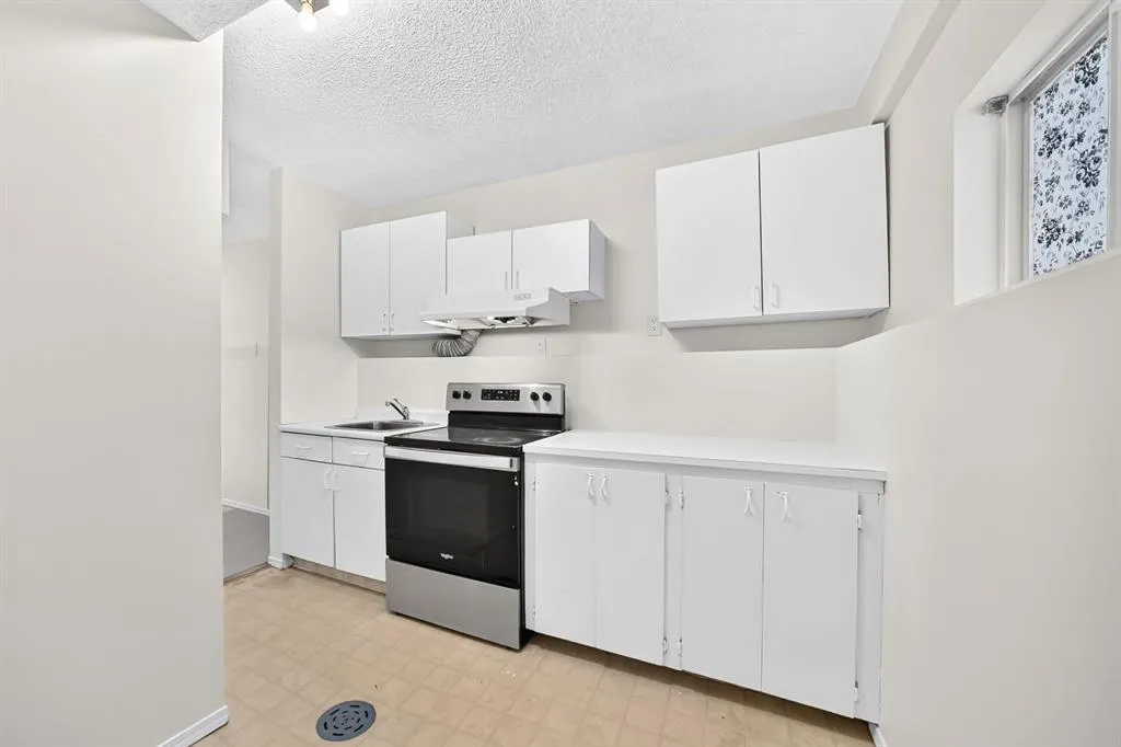 143 Applewood Drive SE