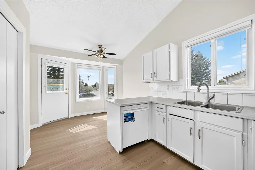 143 Applewood Drive SE