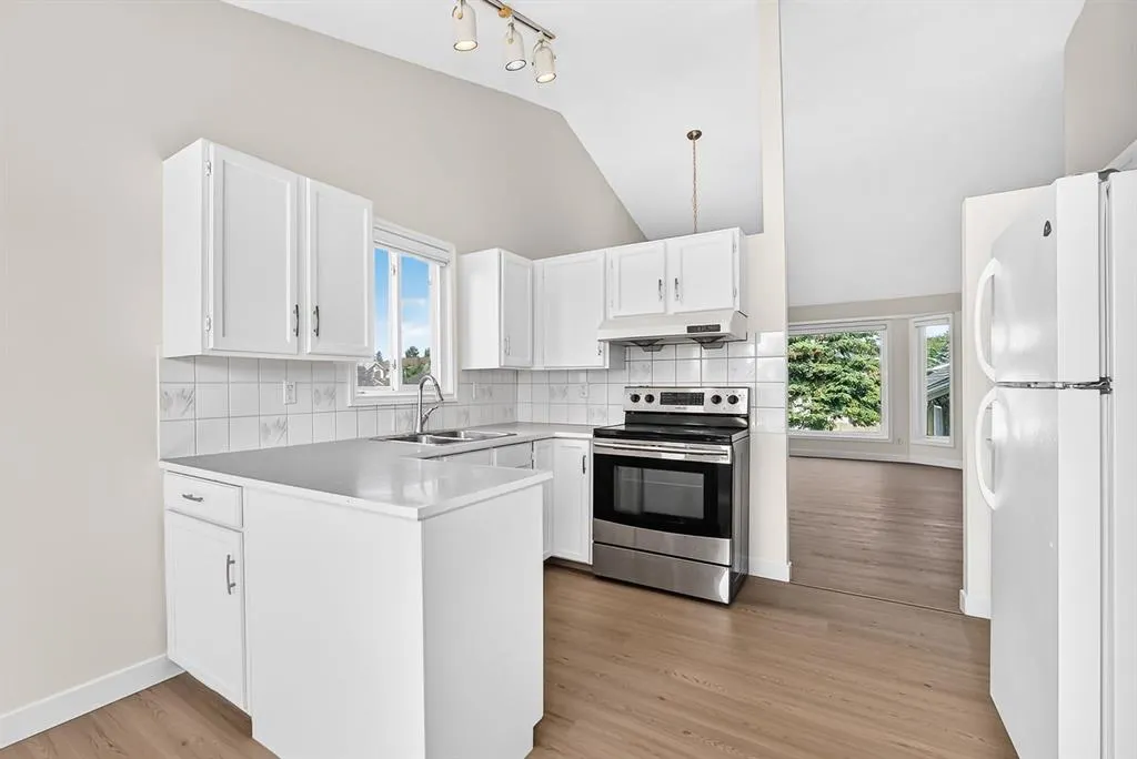 143 Applewood Drive SE